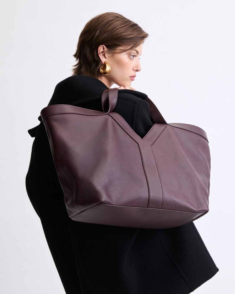 Y tote in leather
