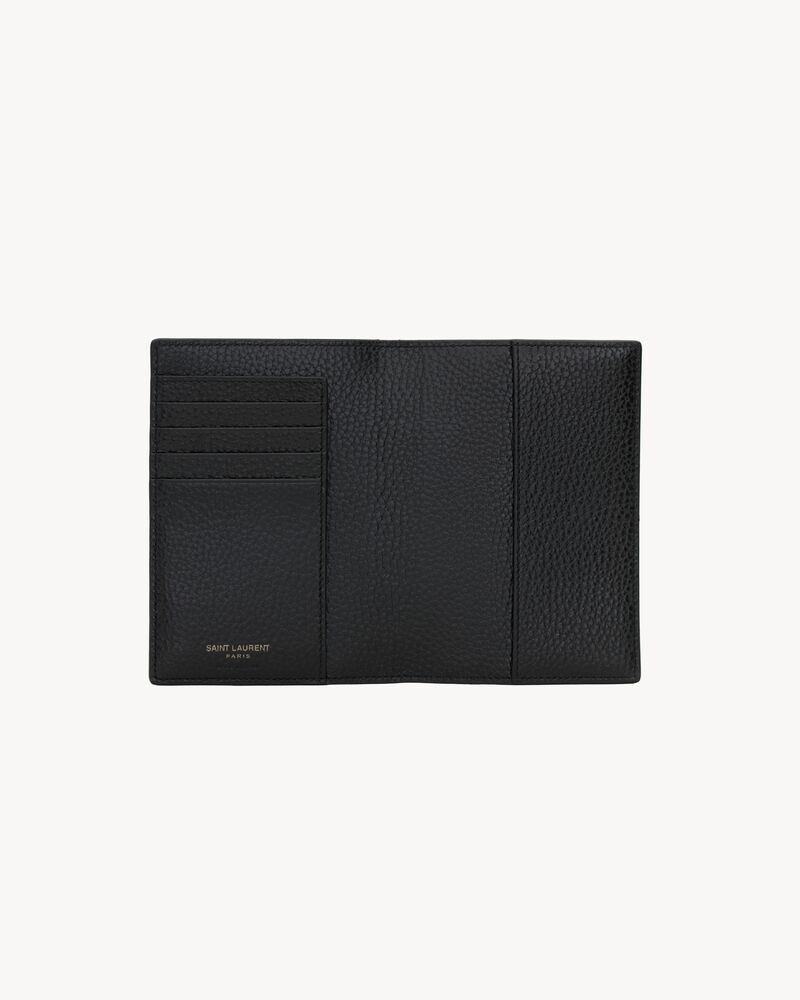 TINY CASSANDRE passport case in grained leather