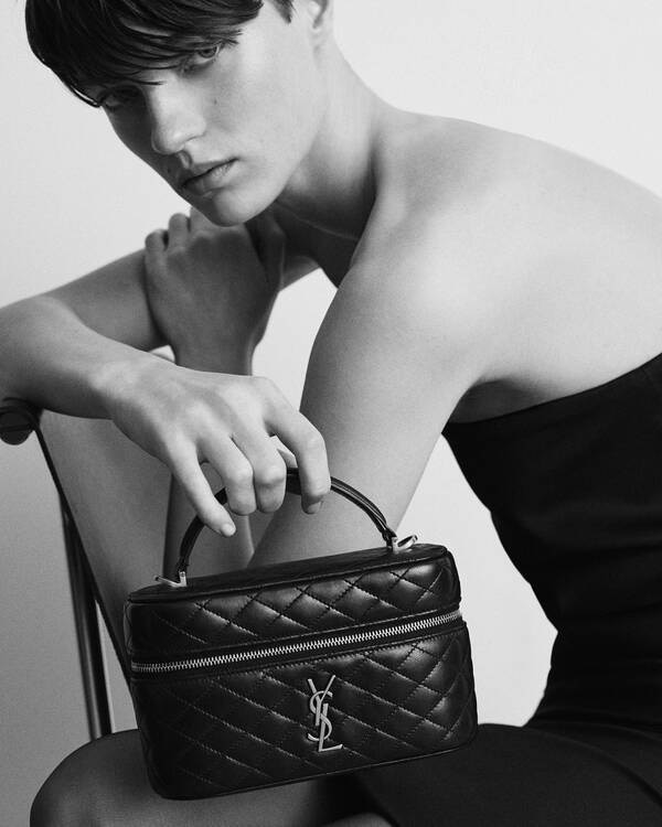 Women > Handbag > Campaign > GABY > Double 1 > Visual 1